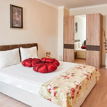 Boutique Rose Gardens Lägenhetshotell 4*