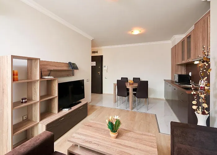 アパートホテル Boutique Rose Gardens 4*