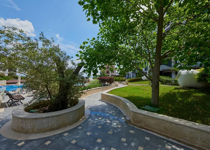 Boutique Rose Gardens 4*